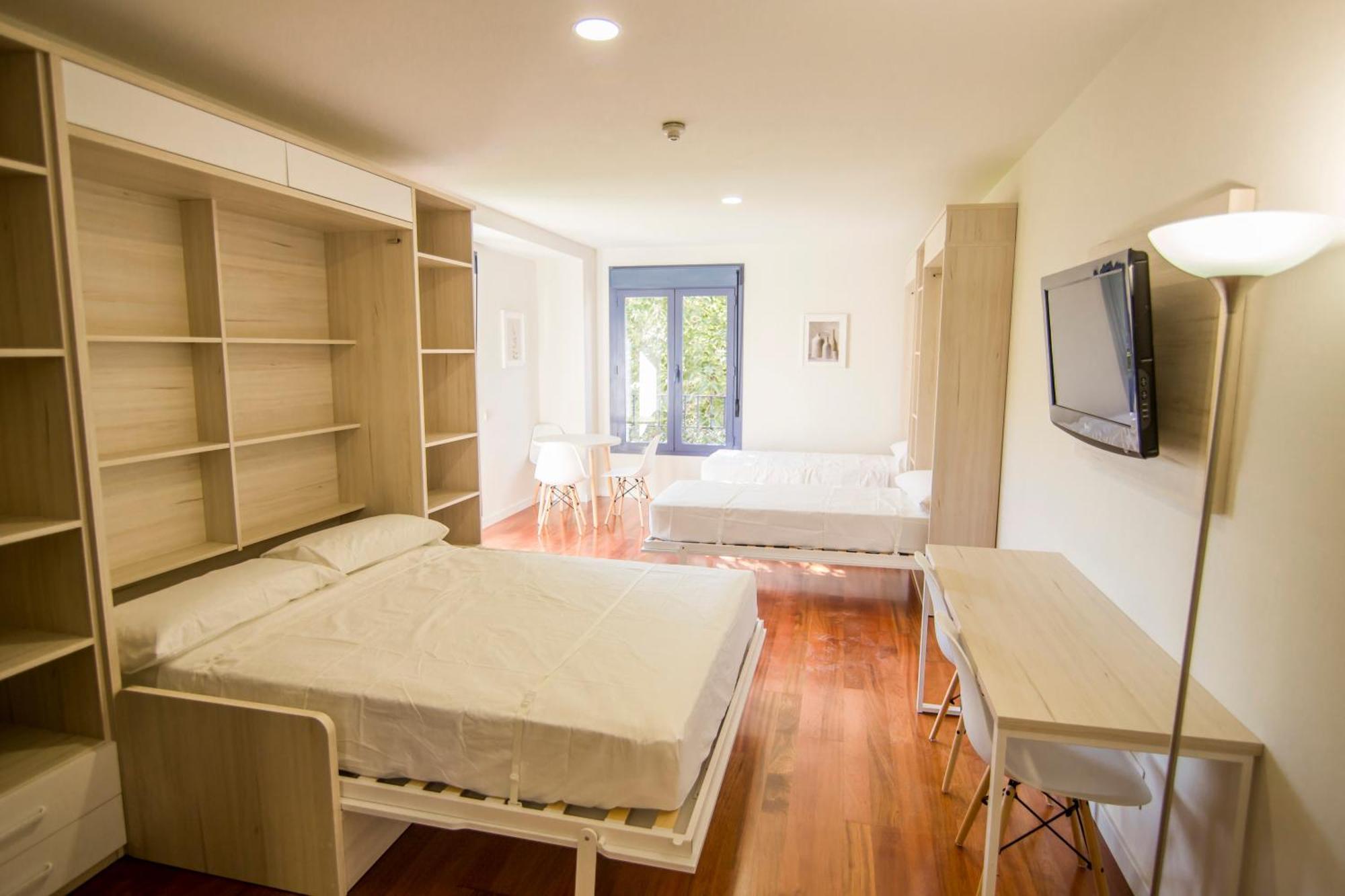 Apartamentos Plaza De Santiago - Estudios Turisticos - 1 Llave Pinto Εξωτερικό φωτογραφία