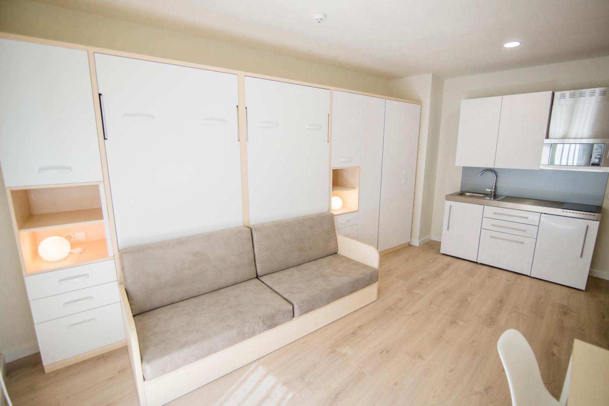 Apartamentos Plaza De Santiago - Estudios Turisticos - 1 Llave Pinto Εξωτερικό φωτογραφία