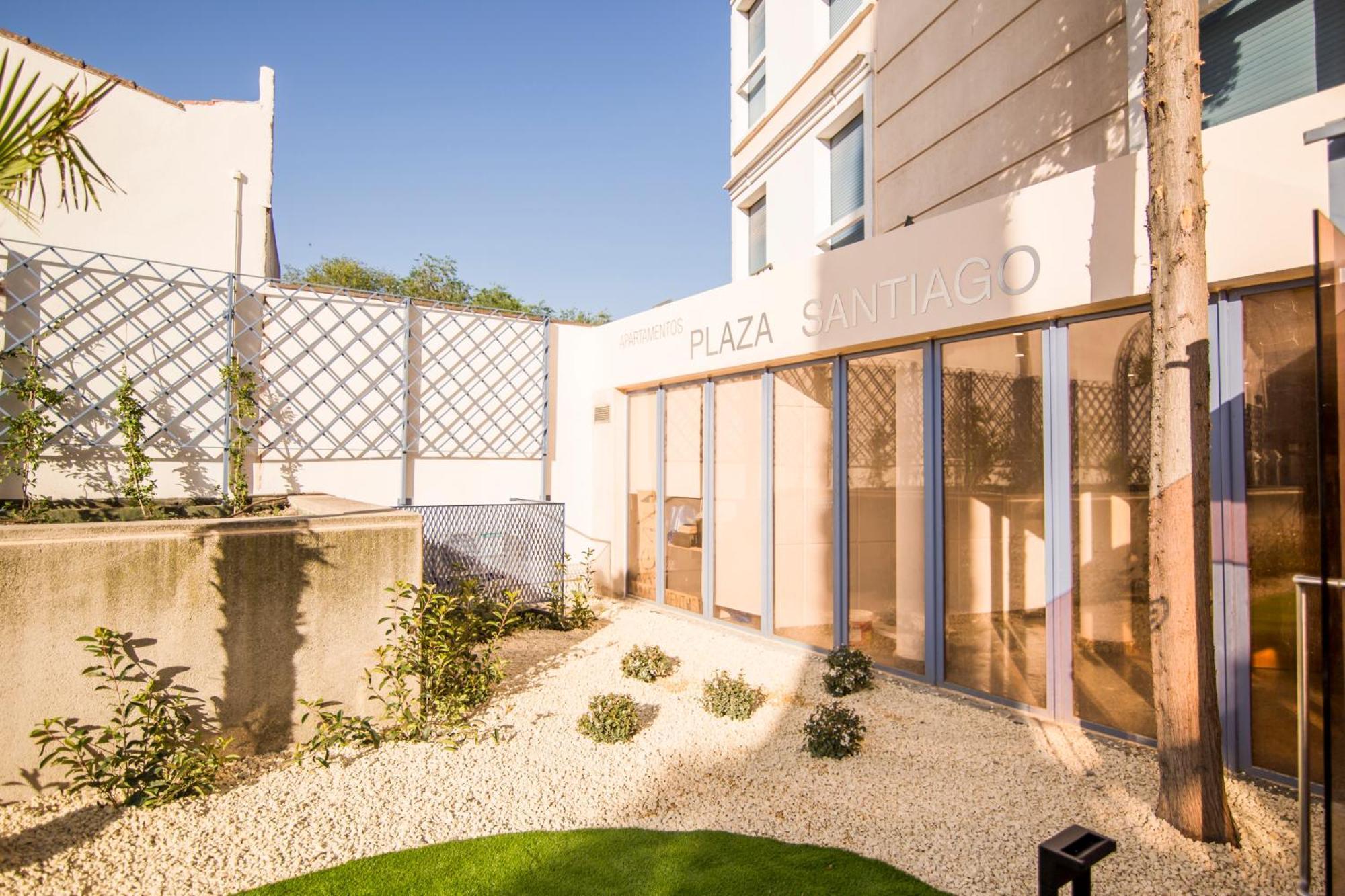 Apartamentos Plaza De Santiago - Estudios Turisticos - 1 Llave Pinto Εξωτερικό φωτογραφία