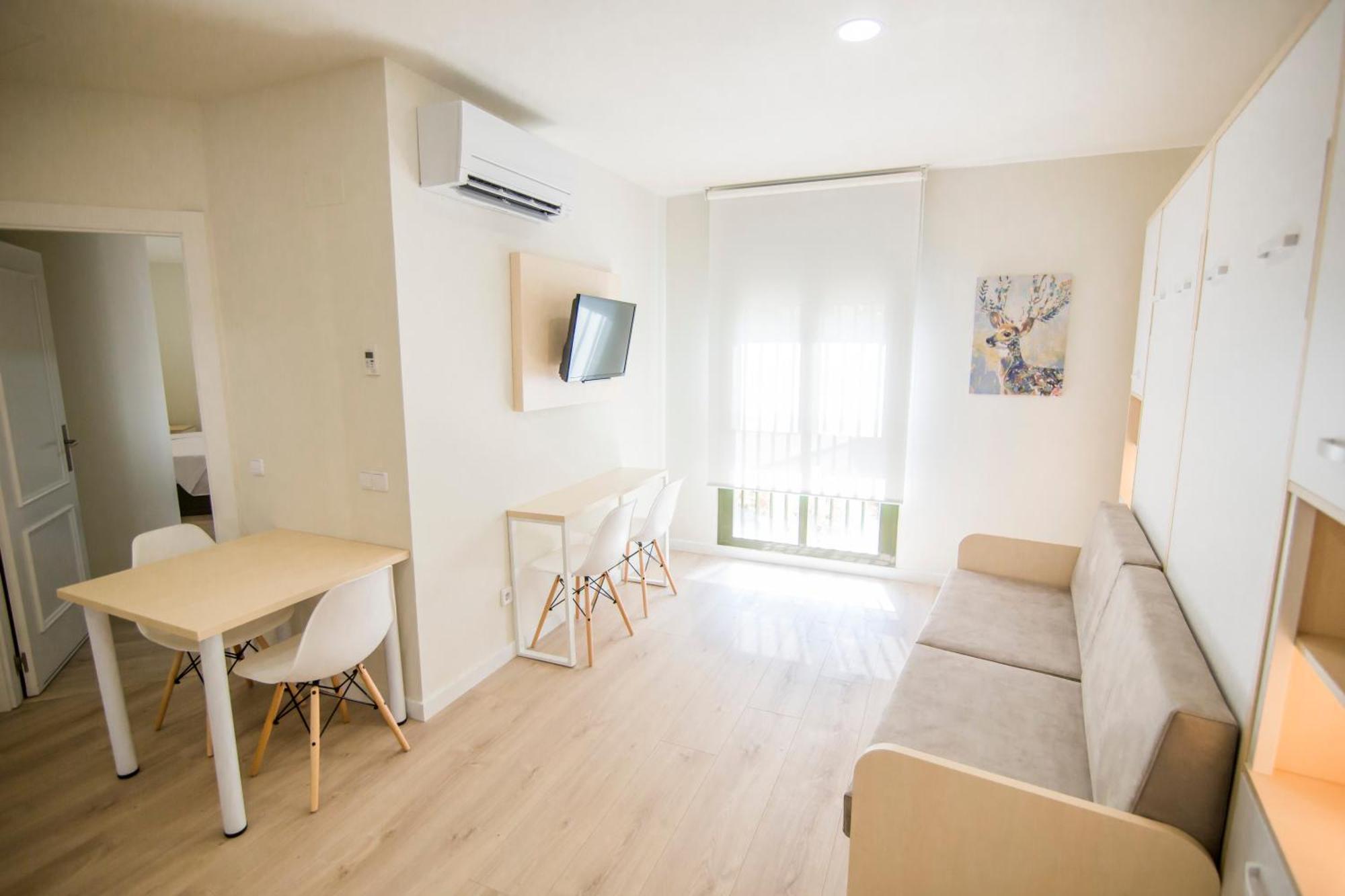 Apartamentos Plaza De Santiago - Estudios Turisticos - 1 Llave Pinto Εξωτερικό φωτογραφία