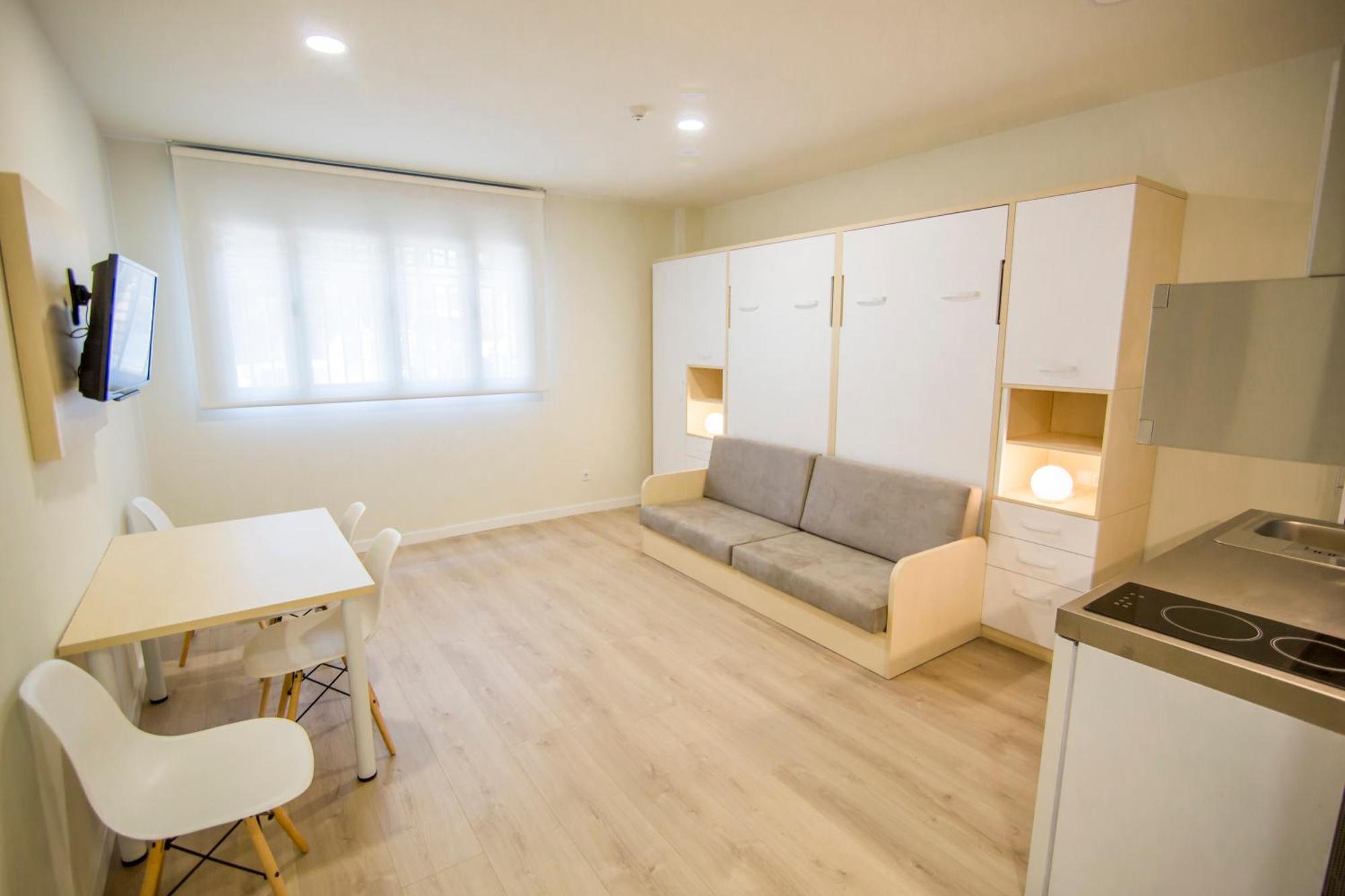 Apartamentos Plaza De Santiago - Estudios Turisticos - 1 Llave Pinto Εξωτερικό φωτογραφία
