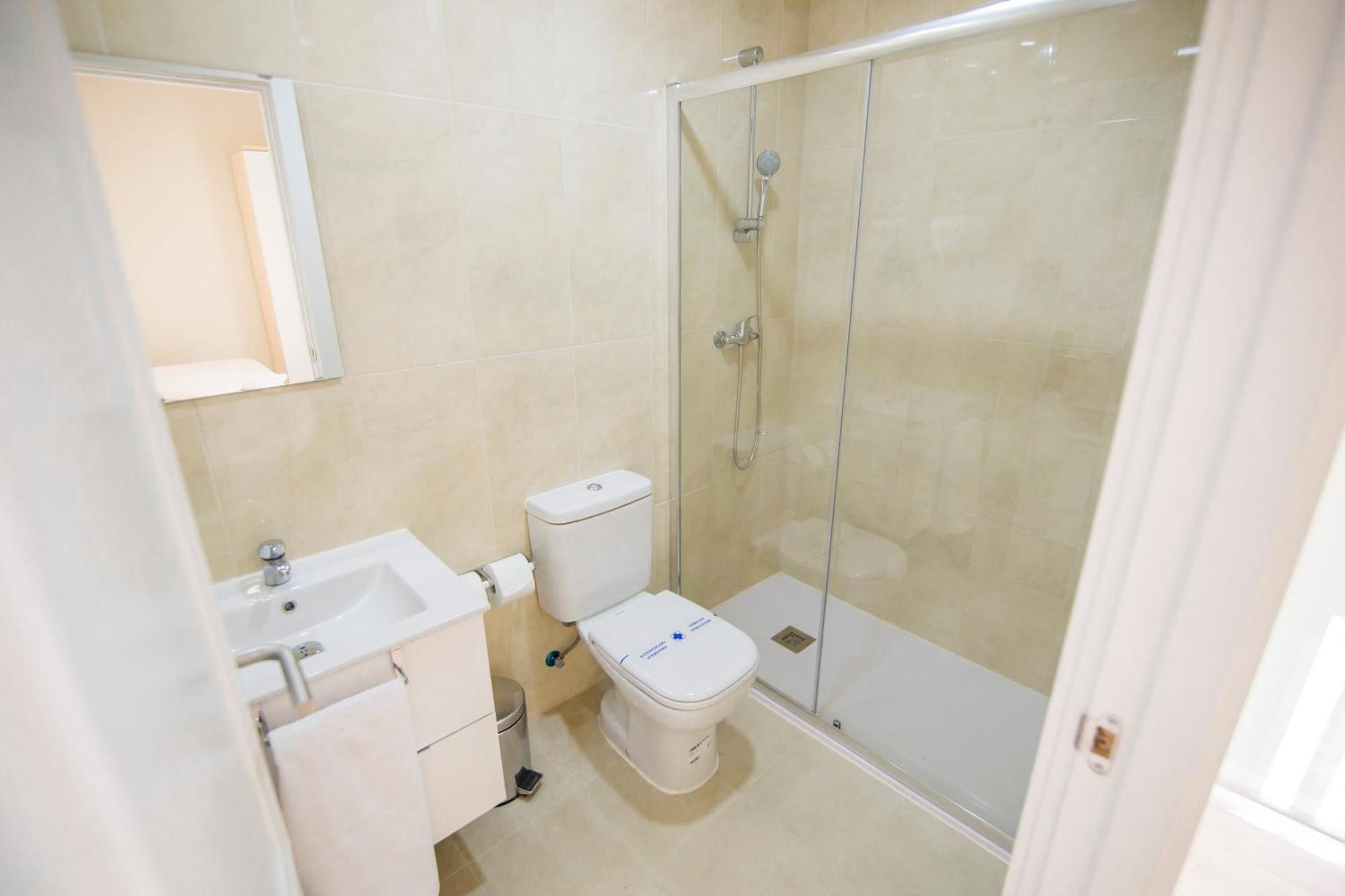 Apartamentos Plaza De Santiago - Estudios Turisticos - 1 Llave Pinto Εξωτερικό φωτογραφία