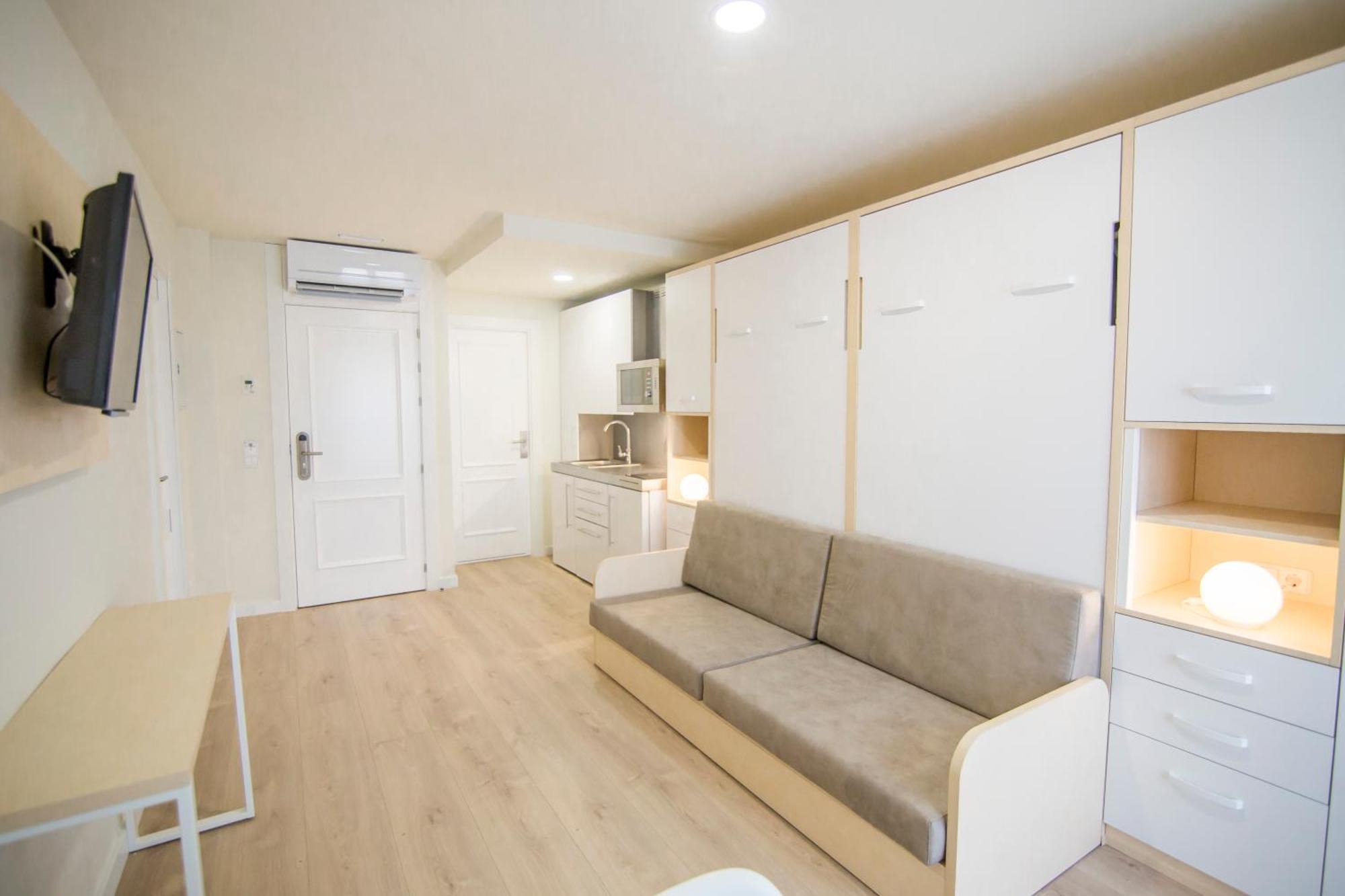 Apartamentos Plaza De Santiago - Estudios Turisticos - 1 Llave Pinto Εξωτερικό φωτογραφία