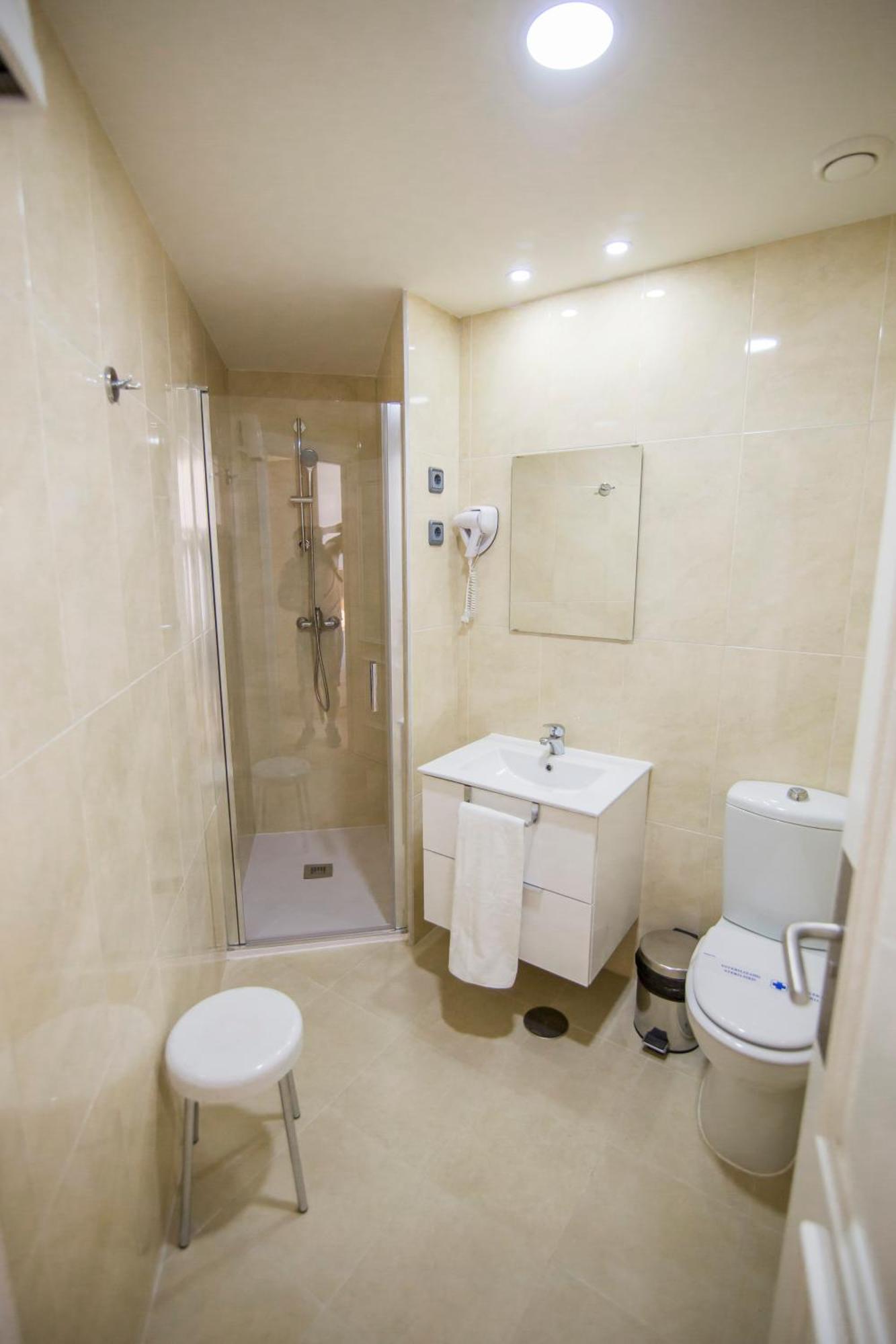 Apartamentos Plaza De Santiago - Estudios Turisticos - 1 Llave Pinto Εξωτερικό φωτογραφία