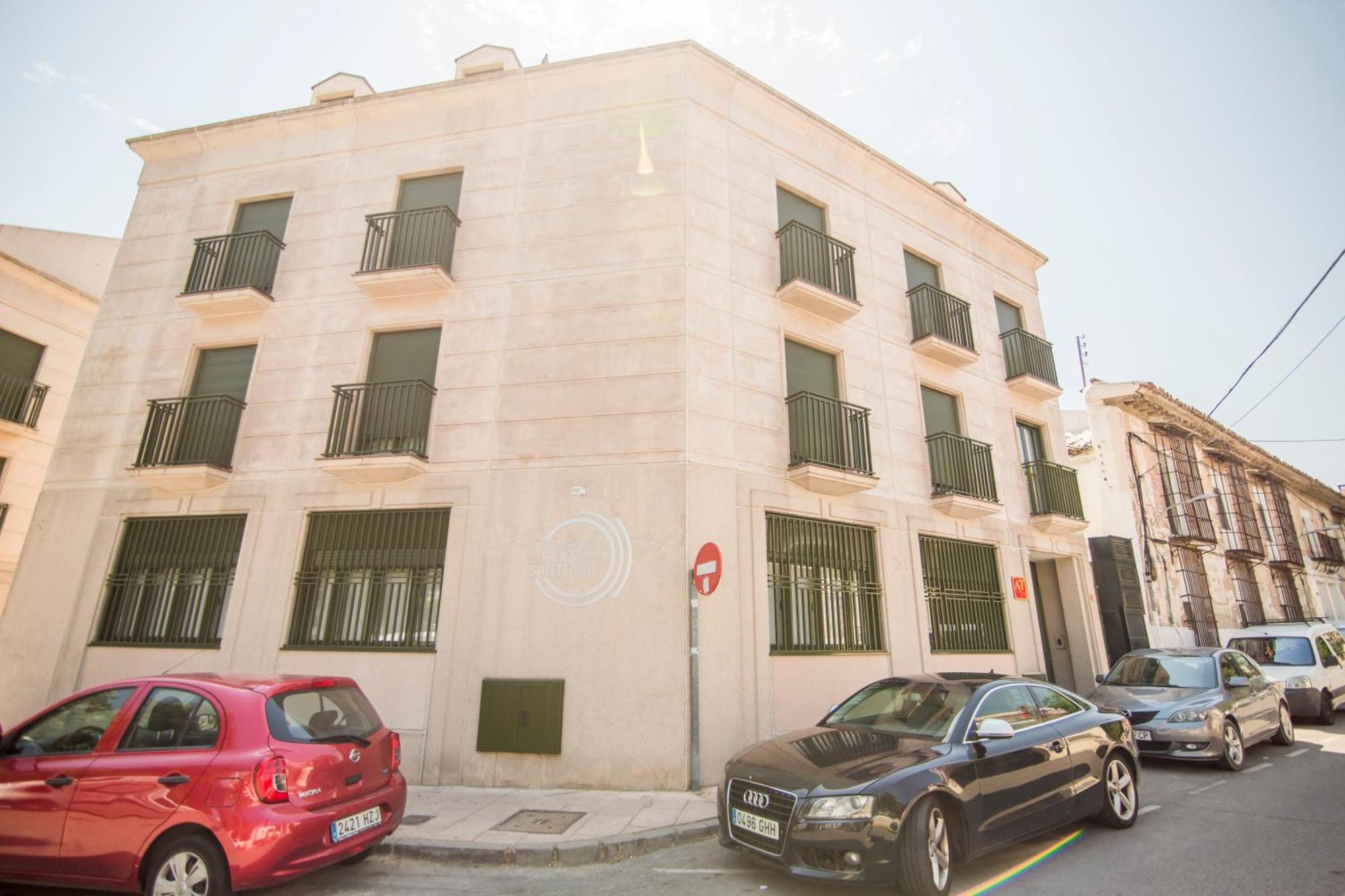 Apartamentos Plaza De Santiago - Estudios Turisticos - 1 Llave Pinto Εξωτερικό φωτογραφία