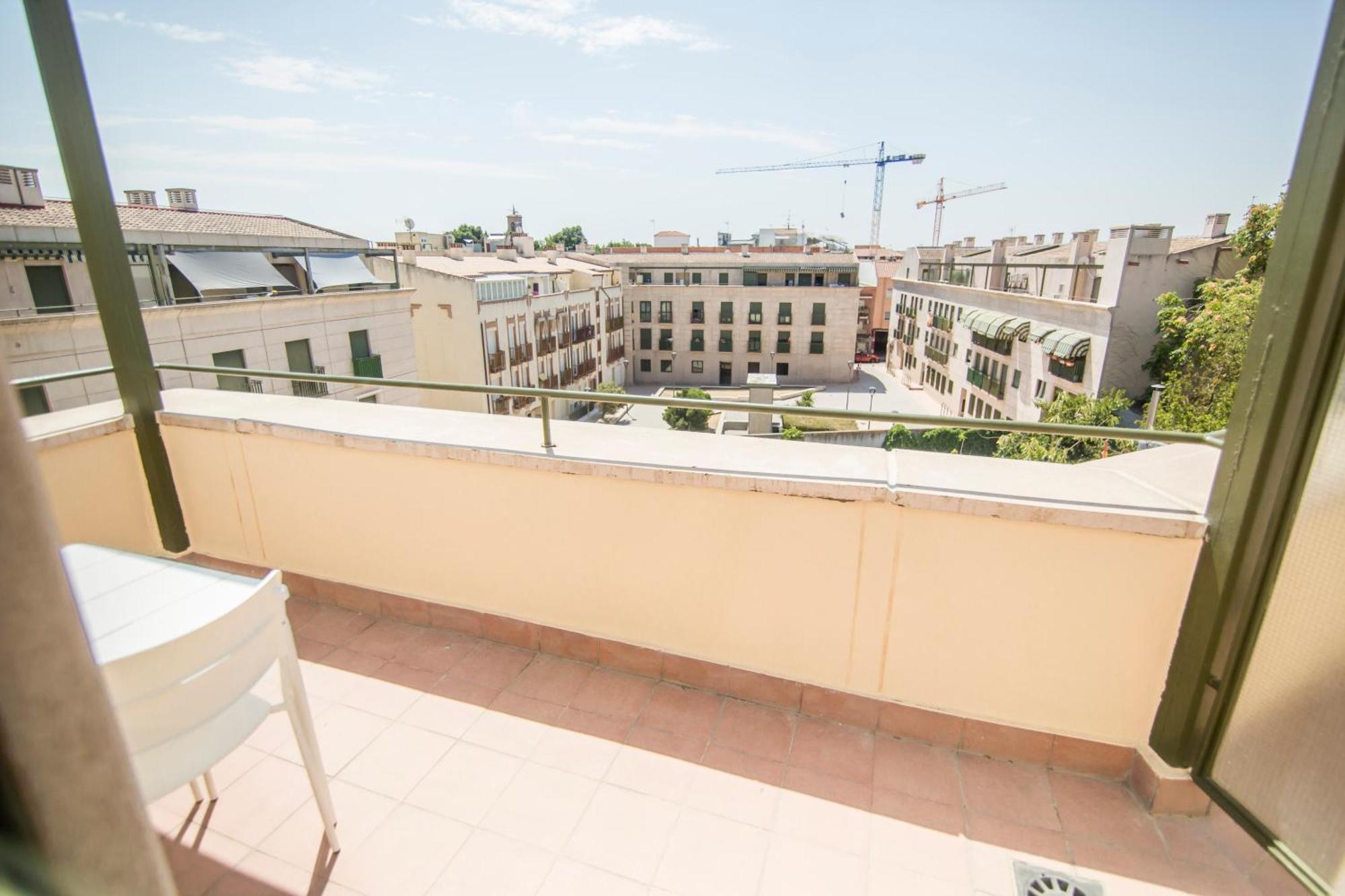 Apartamentos Plaza De Santiago - Estudios Turisticos - 1 Llave Pinto Εξωτερικό φωτογραφία