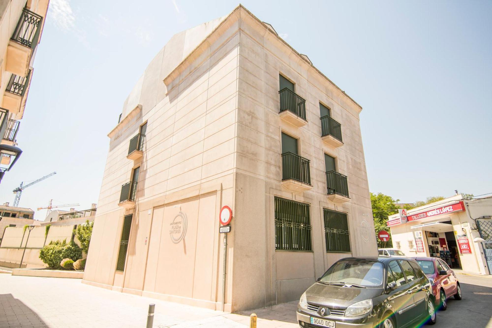 Apartamentos Plaza De Santiago - Estudios Turisticos - 1 Llave Pinto Εξωτερικό φωτογραφία